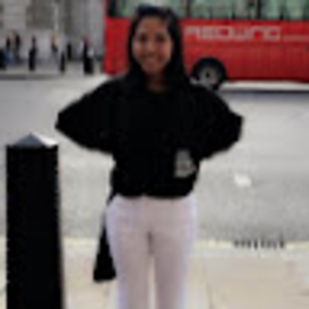Meet your Posher, Elizabeth